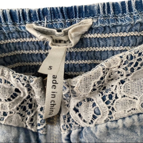 Kirra Jean Lace Peplum Zipper Detail Tank Top NWOT - Picture 7 of 12